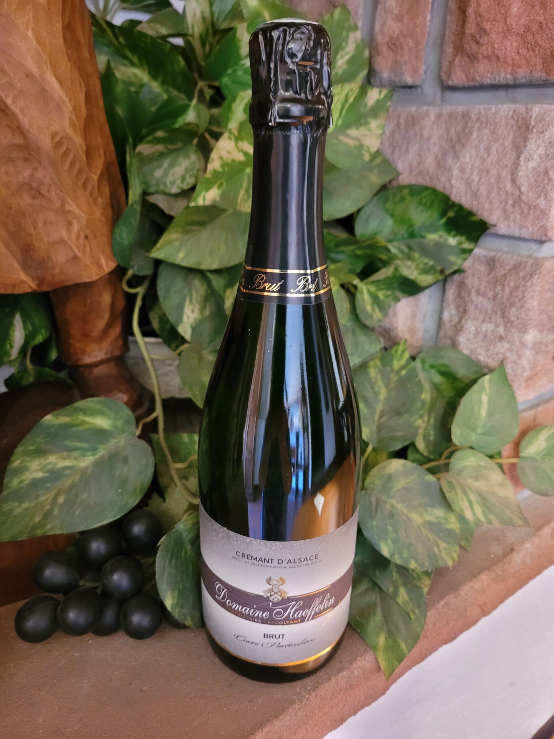 CREMANT BRUT CUVEE PARTICULIERE SCALED | Domaine Henri Haeffelin et Fils Crémant – Cuvée Particulière Mulhouse 0